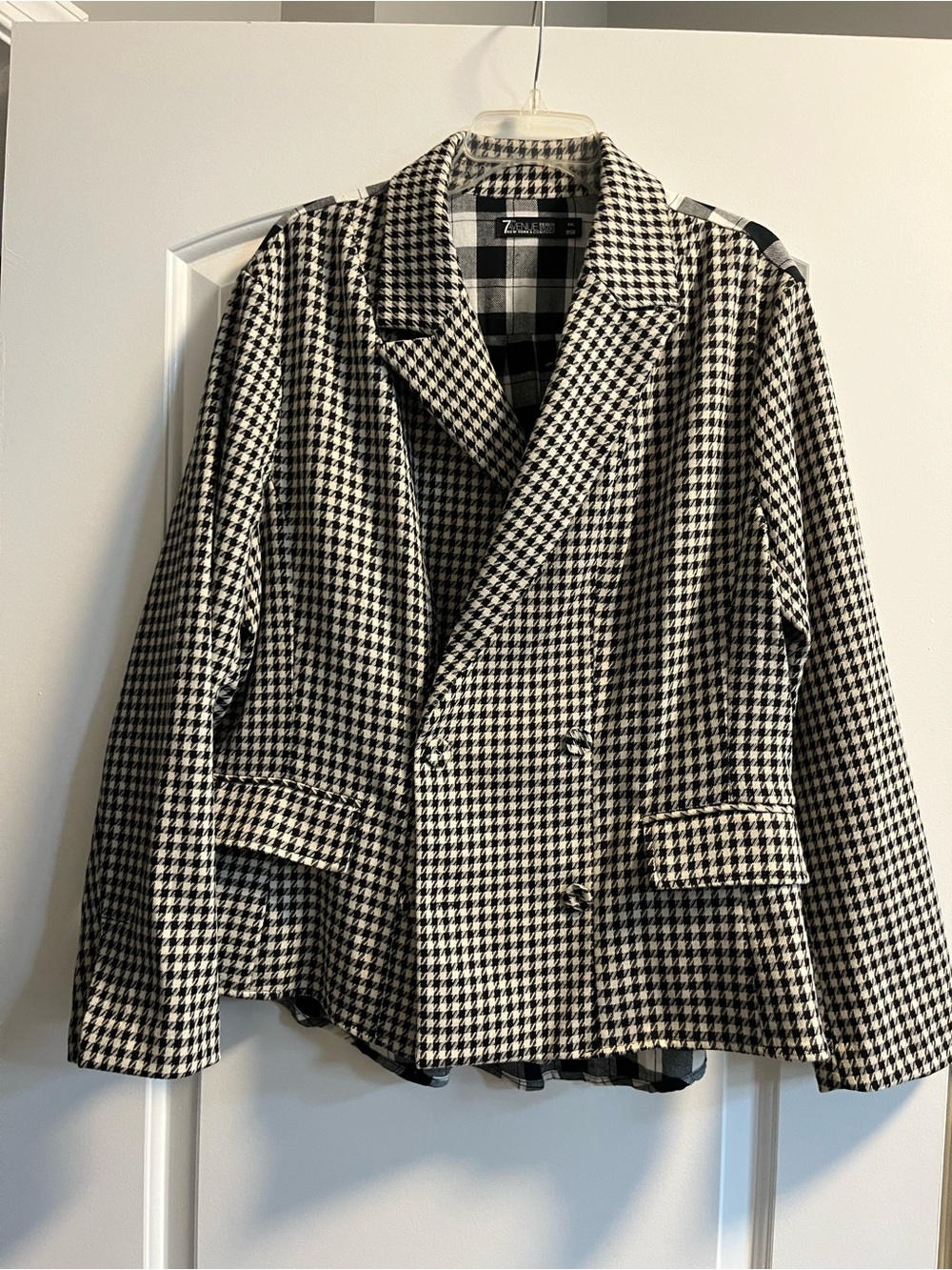 Black and White Houndstooth Double-Breasted Blazer